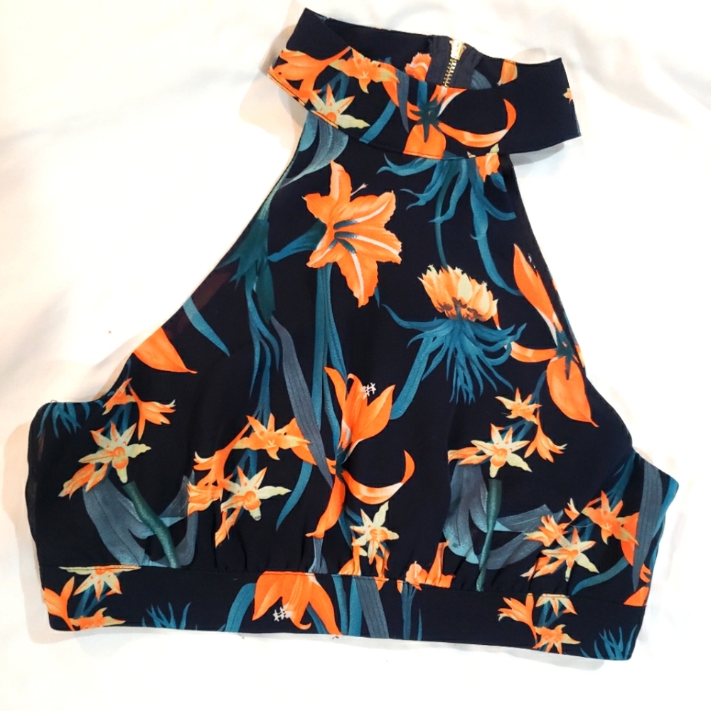 Vintage, Windsor Floral crop, choker neckline! Small